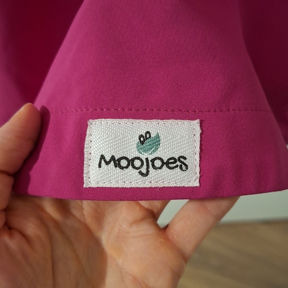 Moojoes Fuchsia Reflective Rain Poncho with Floral Print Hood (Regular) - Picture 7 of 12